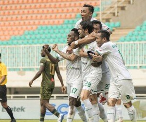 Pemain Persebaya melakukan selebrasi usai mencetak gol ke gawang Tira Persikabo. (Persebaya)