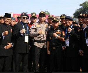 Kepala Koordinator Bimbingan Masyarakat Baharkam Mabes Polri Irjen Pol Widiarso Herry Wibowo usai upacara bersama ribuan anggota Senkom Mitra Polri, di Ponpes Minhajurosyidin, Rabu (6/11/2019).(johara)
