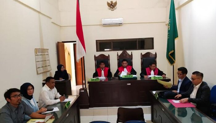 Suasana sidang mediasi Kasus perdata gugatan kepada Perumahan bersubsidi Sukabumi Sejahtera I milik menantu Presiden RI, Joko Widodo, Boby Nasution PT Wirasena Cipta Reswara oleh PT Glostar Indonesia (GSI).