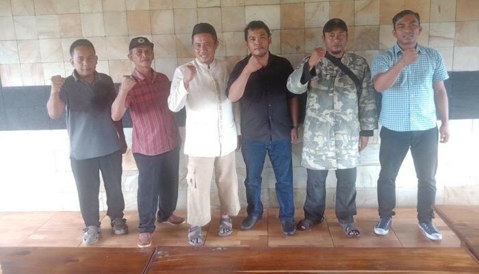 Ketua Hizbullah Taso,a;aua (ketiga dari kiri) H. Dudung.(ist)