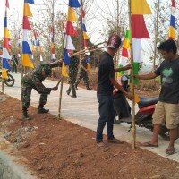 Dalam waktu singkat, jalan desa Cisaat-Ciparungsari mulus. (dadan)