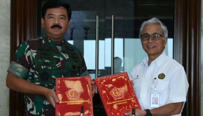 Penandatanganan Nota Kesepahaman antara SKK Migas dan TNI dilakukan oleh perwakilan SKK Migas bersama Panglima TNI Marsekal TNI Dr. (H.C.) Hadi Tjahjanto, S.I.P.(ist)