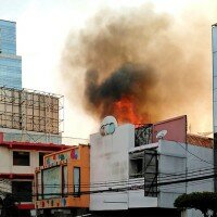 Kebakaran toko cat di Jalan Gajah Mada, Krukut, Taman Sari, Jakbar. (ys)