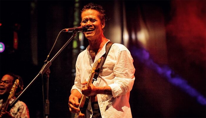 Tony Q Rastafara. (ist)