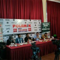 Wasekjen PPP bidang Hukum, Ade Irfan Pulungan (kedua dari kanan). (ikbal)