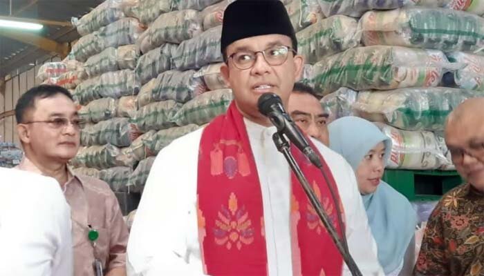 Gubernur DKI Jakarta, Anies Rasyid Baswedan di kawasan Cipinang. (yendhi)