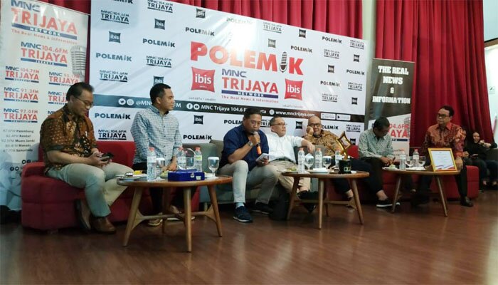 Anggota Komisi II DPR RI, Arwani Thomafi (kedua dari kiri) dalam diskusi. (ikbal)