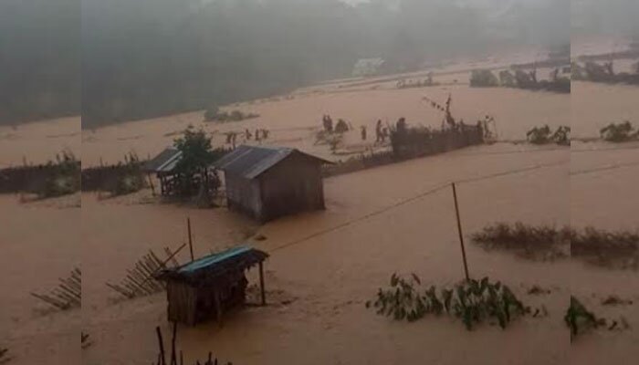 Kondisi perkampungan di wilayah Citorek terendam banjir pasca hujan deras, Jumat (6/12/2019). (ist)
