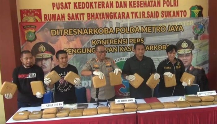 Pengungkapan kasus penyelundupan ganja 210 kilogram. (Ifand)
