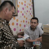 Tim Satgas saat gerebek Biro Perjalanan Wisata (BPW) yang tidak memiliki izin sebagai, Penyelenggara Perjalanan Ibadah Umrah (PPIU). (ist)