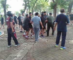 Korban ledakan granat asap di Monas sedang dievakuasi.(ist)