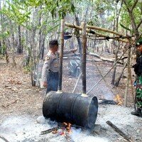 Grebek Tempat Pembuatan Miras1-(ist)