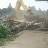 Penggusuran di lahan rumah deret Taman Sari, Bandung, Jawa Barat. (twitter @ambyarisme)