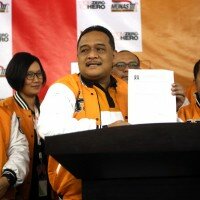 Ketua DPP Partai Hanura Benny Ramdhani sat memberikan penjelasan soal Munas.