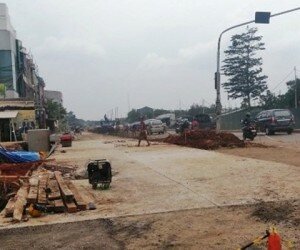 Kondisi proyek Jalan Layang atau Fly Over Gaplek tengah dikebut pekerjaannya. (anton)
