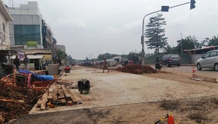 Kondisi proyek Jalan Layang atau Fly Over Gaplek tengah dikebut pekerjaannya. (anton)