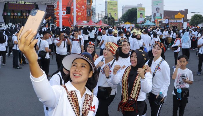 Peserta Jalan sehat Hari Ibu di Lampung.(koesma)