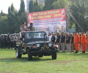 Kapolda Jateng Irjen Pol Rycko Amelza Dahniel Saat Memerika Pasukan Gelar Operasi Lilin Candi 2019 Di Lapangan Pancasila Semarang, Kamis(19/12) .(suatmadji)