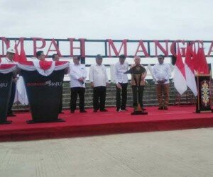 Presiden Jokowi saat meresmikan TPA Sampah Manggar, Kalimantan Timur. (johara)