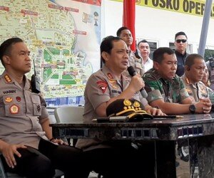 Kapolda Metro Jaya, Irjen Gatot Eddy Pramono bersama Pangdam Jaya, Mayjen Eko Margiono saat jumpa pers terkait ledakan di Monas. (silaen)