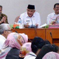 Wali Kota Depok Muhammad Idris saat menjelaskan pentingnya mengenal upaya pencegahan tindak korupsi di jajaran ASN khususnya pendidik. (anton)