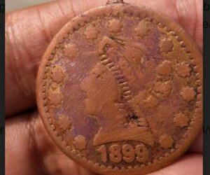 Koin kkuno yang ditemukan di Lemahabang, Desa Karangmukti, Kecamatan Karangbahagia , Bekasi.