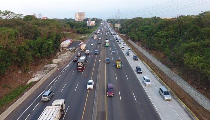 Lalu-lintas yang masuk Jakarta meningkat menjelang pergantian tahun
