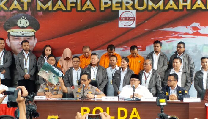Kapolda Metro Jaya Irjen Gatot Eddy Pramono memberikan keterangan aksi penipuan mafia property syariah.(ilham)