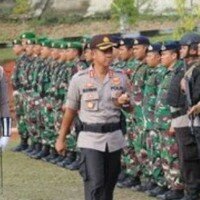 Kapolres Lampung Utara AKBP Budiman Sulaksono, S.I.K Saat Periksa Pasukan.(ist)