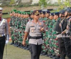 Kapolres Lampung Utara AKBP Budiman Sulaksono, S.I.K Saat Periksa Pasukan.(ist)