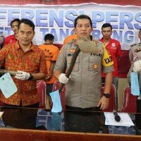 mayat dekat kantor polisi