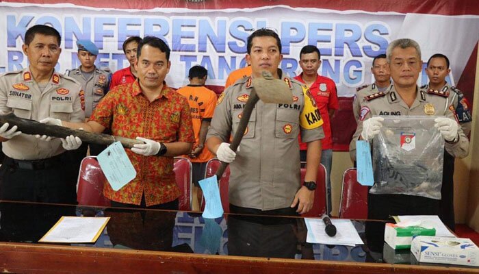 mayat dekat kantor polisi