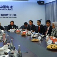 Menaker Ida Fauziyah saat diterima Deputi Manajer SEPC Shen Gangyi di Linhong Road, Changning District, Shanghai, Tiongkok.