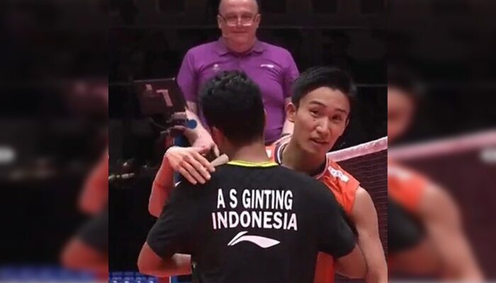 Kento Momota memeluk Ginting usai menang dengan 17-21, 21-17 dan 21-14 di BWF BWF World Tour Finals 2019.(Ist)