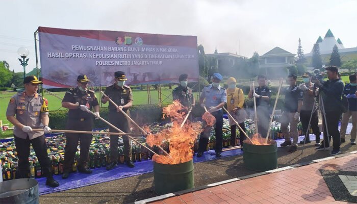pemusnahan barang bukti oleh polres Jaktim. (Ifand)