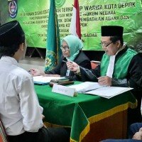Salah satu kegiatan nikah isbat di gedung perpustakaan Balaikota Depok. (anton)