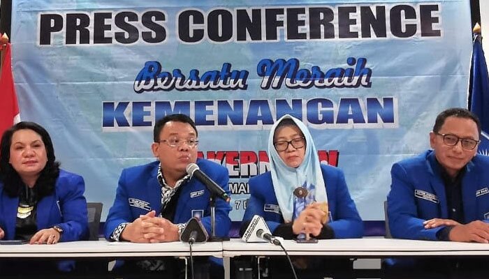 Ketua Steering Committee dan Organizing Committee Rakernas V Saleh P Daulay memaparkan soal Munas PAN. (rizal)