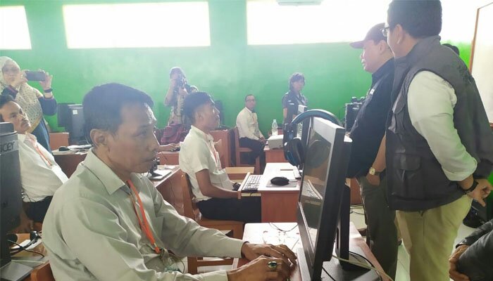 Salah satu kegiatan ujian seleksi calon anggota Panwascam di Kota Depok. (anton)