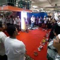 Pedagang Pasar Santa gelar peringatan Maulid Nabi Muhammad SAW dan Santunan Anak Yatim Piatu di Pasar Santa, Jaksel. (adji)