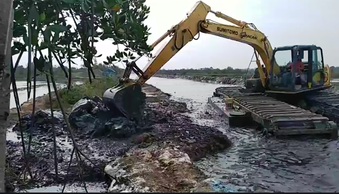 Pengerukan Kali Menir