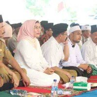 Bupati Serang Ratu Tatu Chasanah saat menghadiri Maulid Nabi Muhammad yang digelar Forum Silaturahmi Pondok Pesantren (FSPP) Kecamatan Baros, Kabupaten Serang