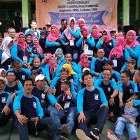 Ratusan alumni SMPN 1 Sawangan yang kini menjadi SMPN 10 Depok saat mengelar reuni setelah 30 tahun tidak bertemu. (anton)