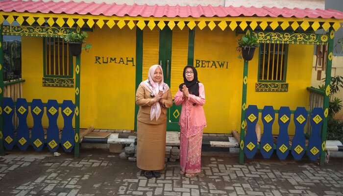 fasilitas yang disiapkan di pekarangan kantor Kelurahan Utan Kayu Utara. (Ifand)