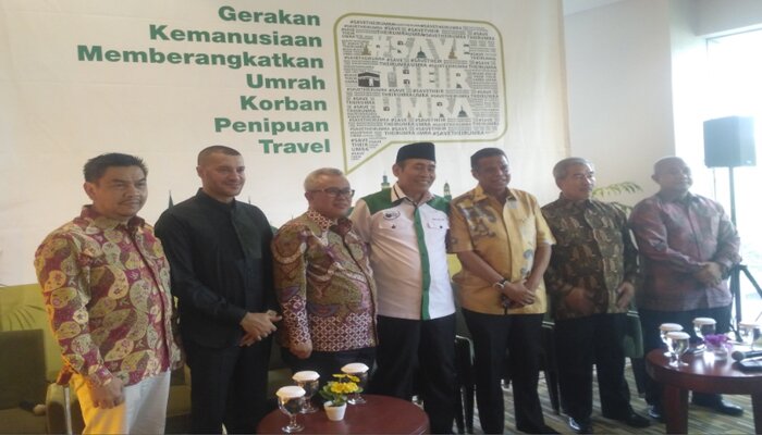Para inisiator dengan latar belakang pengusaha travel umrah siap membantu memberangkatkan jemaah korban First Travel. (johara)