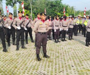 Teks foto: Ratusan personel Polres Sukabumi disiagakan untuk pengamanan Nataru. (sule)