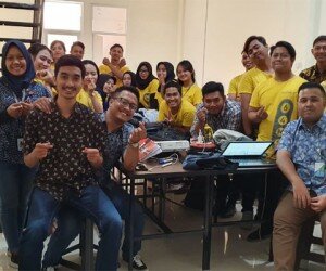 Manajemen dan karyawan PT Karunia Berlian Makmur Area Surabaya usai mengikuti sosialisasi program Jamsostek,(ist)