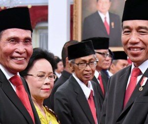 Presiden Jokowi saat menyaksikan pengambilan sumpah anggota dewan pengawas KPK, dan para pimpinan KPK. (johara)