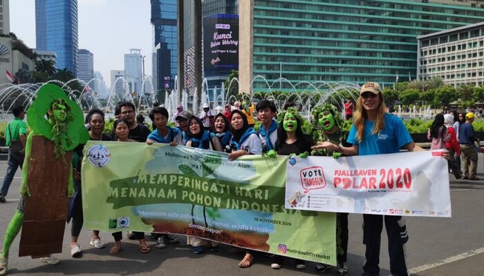 Tangguh Sipria Riang (kanan), calon “Dubes” asal Indonesia untuk Kutub Utara. (ist)