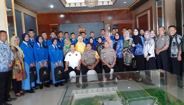 Siswa Taruna Nusantara ditermia Kapolda Lampung Irjen Pol Drs Purwadi Arianto.(koesma)
