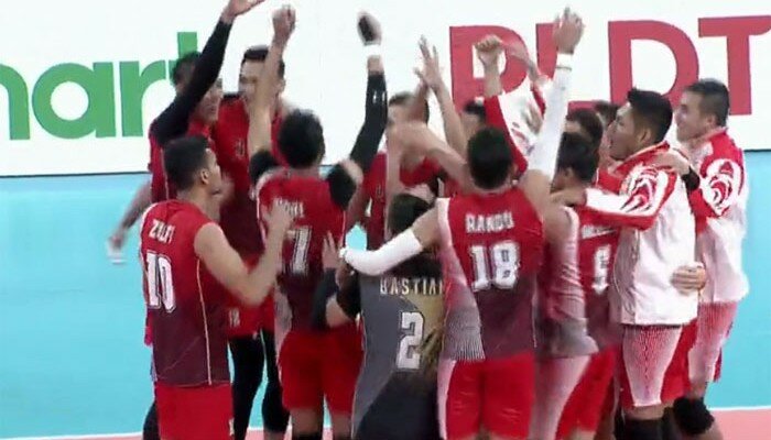 Tim voli putra Indonesia merayakan medali emas yang diraih di SEA Games 2019 usai mengalahkan Filipina di final dengan 3-0. (facebook 2019 sea games)